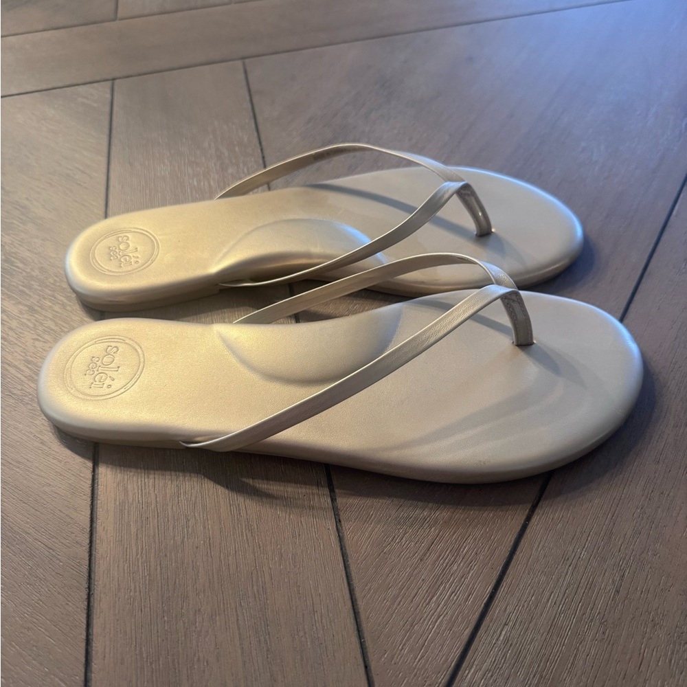 Soléi Sea Metallic Champagne Slip-On Flip Flop Sandals